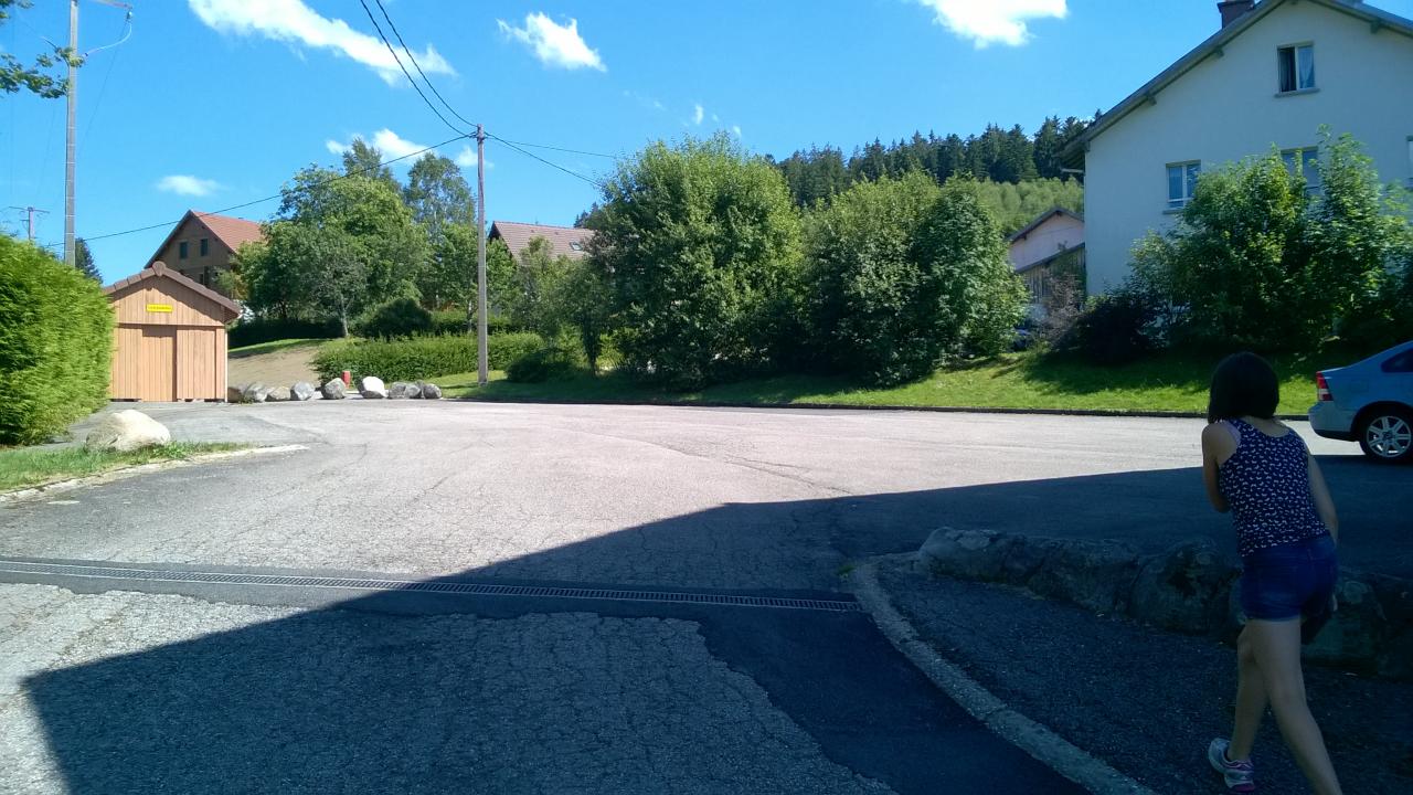 Parking + local poubelles